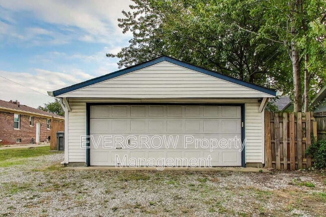 Building Photo - 5244 E 10th St