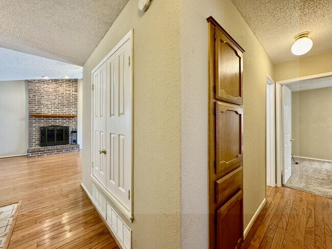 Building Photo - 6300 Westlane