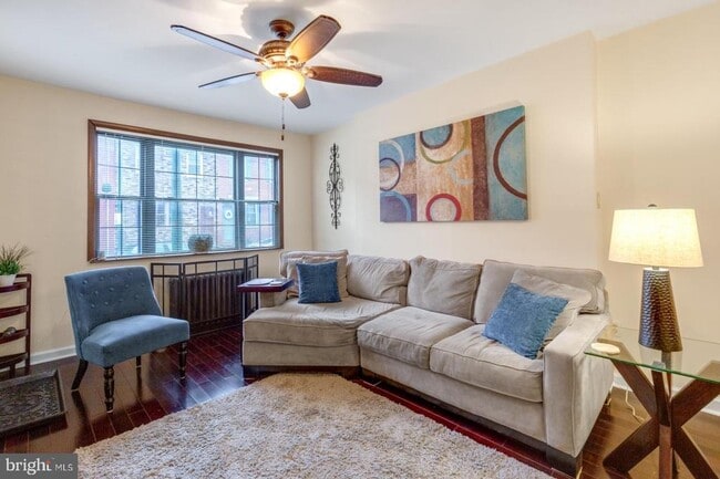 Building Photo - 1006 Morris St