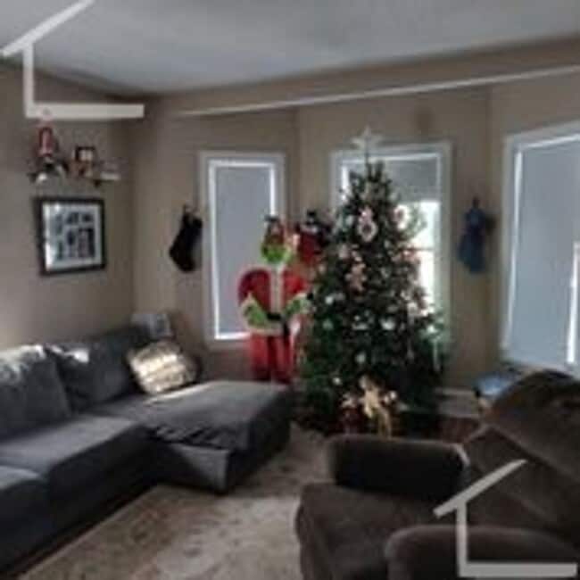 Building Photo - Gorgeous Newton Home available for rent 9/1/26