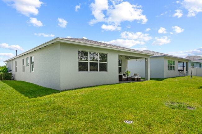 Building Photo - 11629 SW Lyra Dr.
