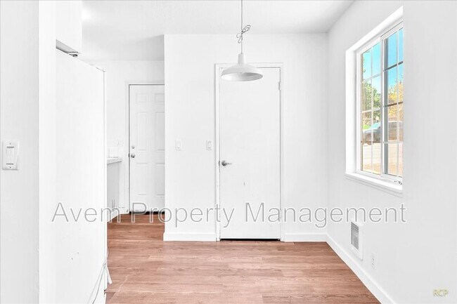 Building Photo - 12975 SW Allen Blvd