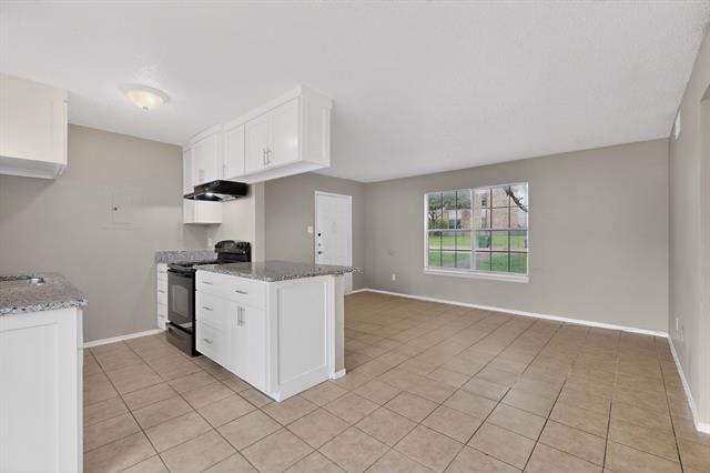 Building Photo - 8024 Cambridge Cir