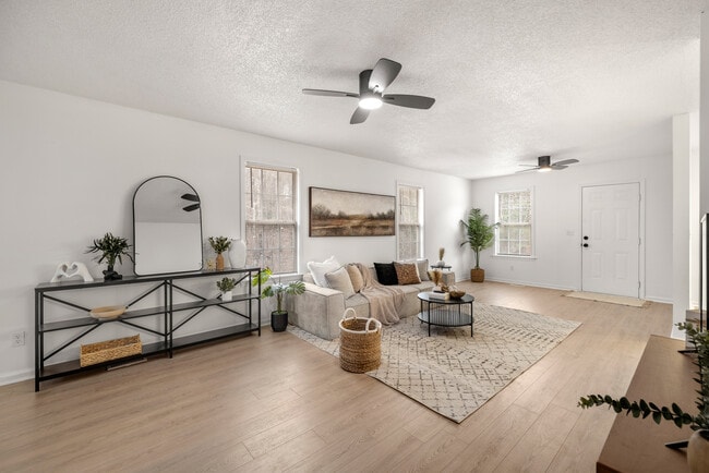 Building Photo - 515 Pearson Town Rd