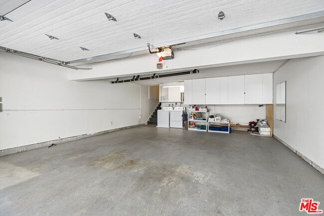 Building Photo - 13326 Maxella Ave