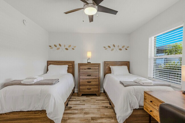 Building Photo - 3911 W Cleveland St