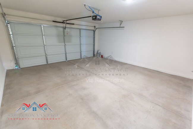 Building Photo - 1474 W Inca Dr