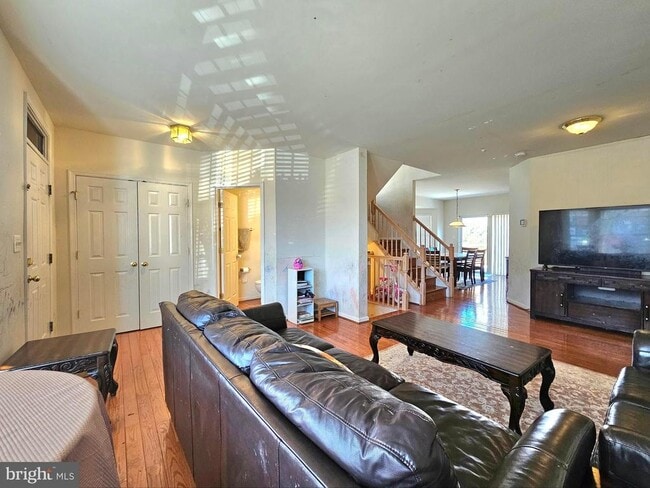 Building Photo - 7427 Ardglass Ct