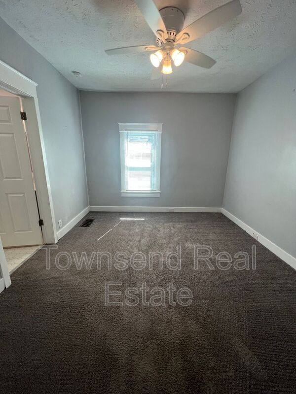 Building Photo - 134 John St