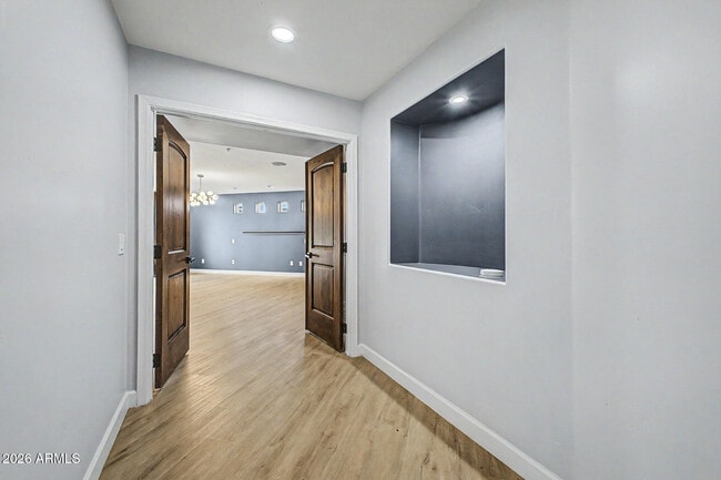 Building Photo - 2311 E Colter St