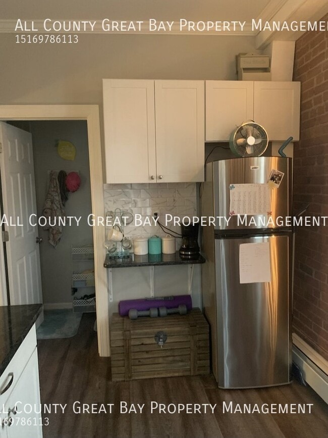 Building Photo - 8 Railroad Ave