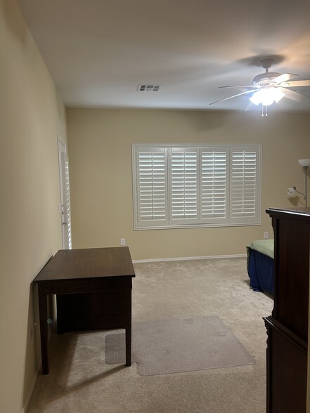 Building Photo - 2150 Waterton Rivers Dr