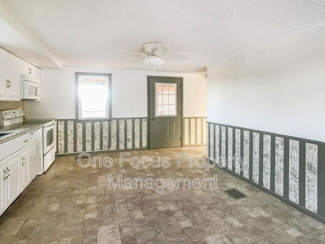 Building Photo - 1724 Steam Valley Rd