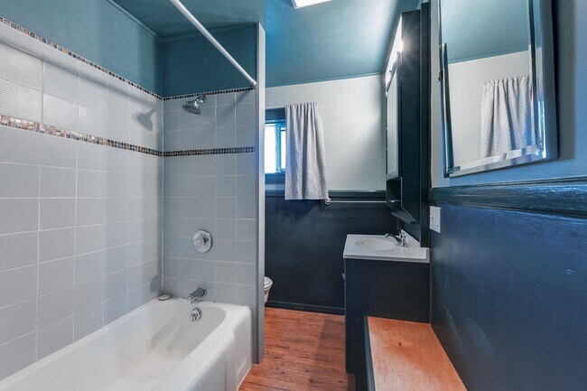 Building Photo - Charming 3 Bed 2 Bath Piedmont Rental Home