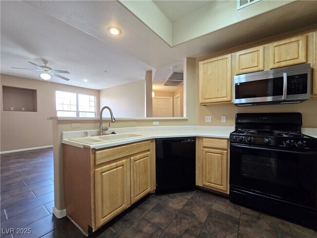 Building Photo - 5855 Valley Dr