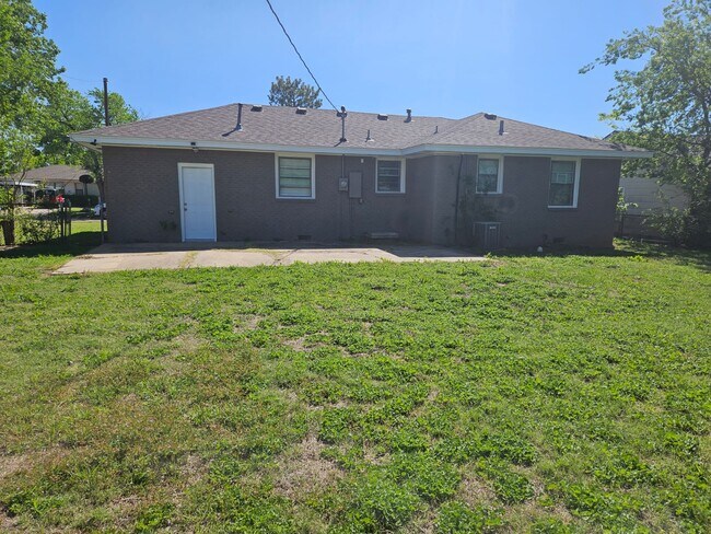 Building Photo - 722 NW 32nd St