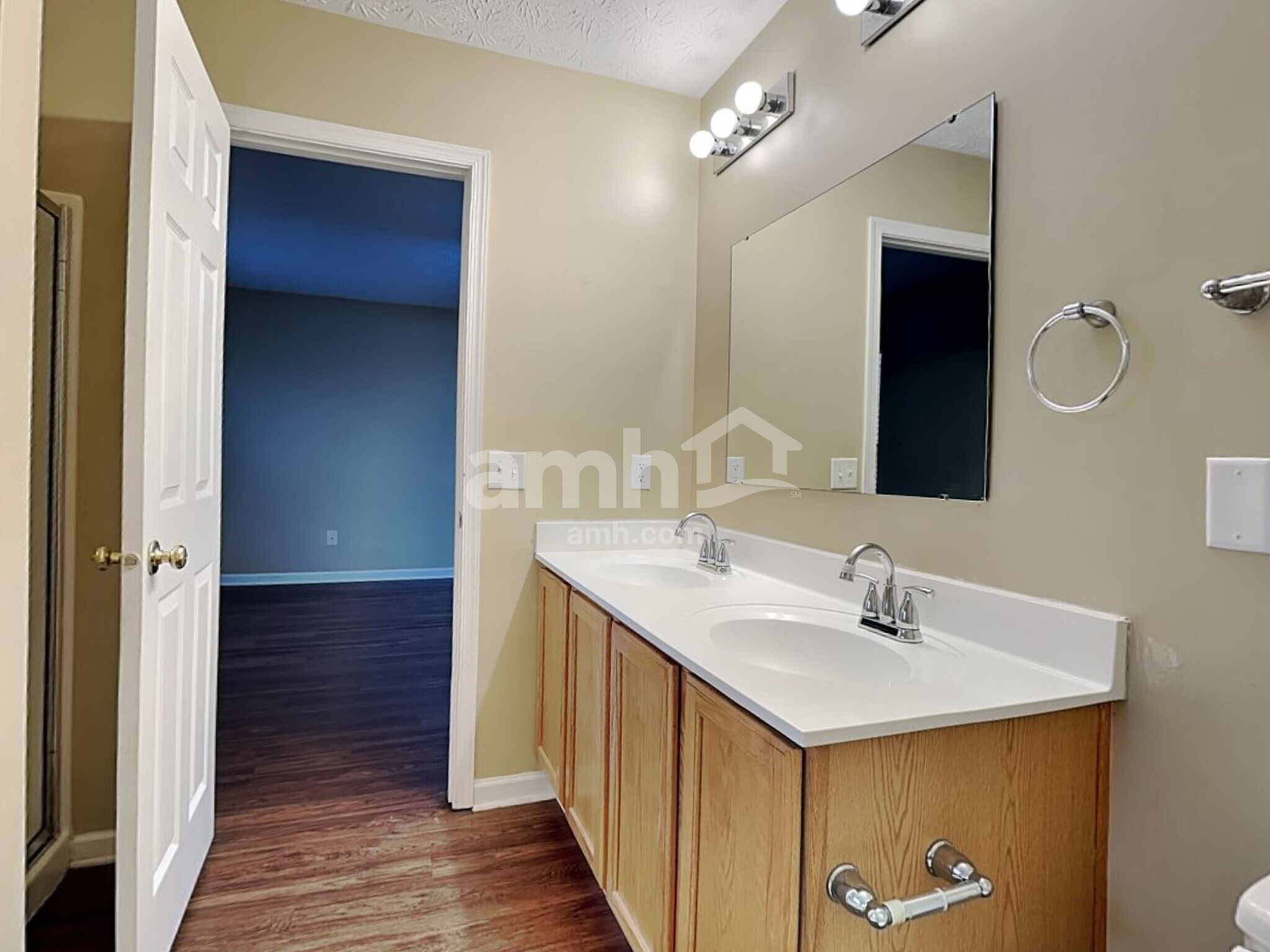 Building Photo - 5117 Rivers Edge Blvd