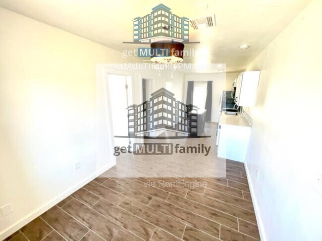 Building Photo - 1402 E McKinley St