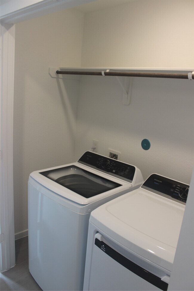 Building Photo - 3128 Twisted Myrtle Dr