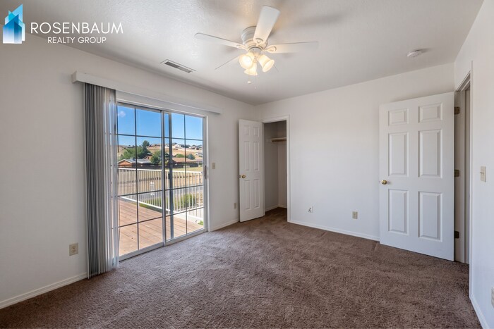 Building Photo - 9615 E Lakeshore Dr