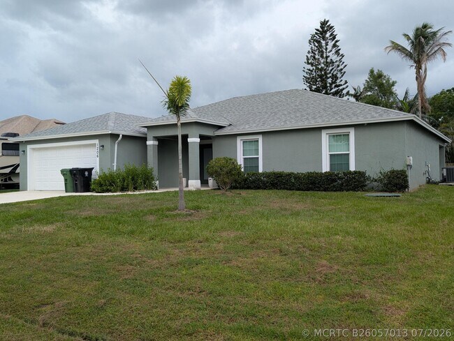 Building Photo - 1206 SW Asturia Ave