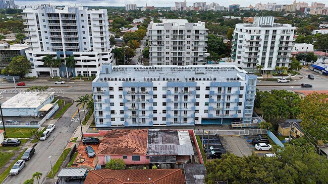 Building Photo - 2575 SW 27th Ave