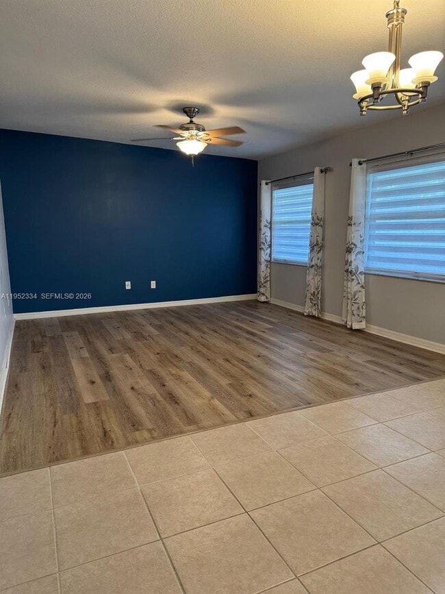 Building Photo - 910 SW Airoso Blvd