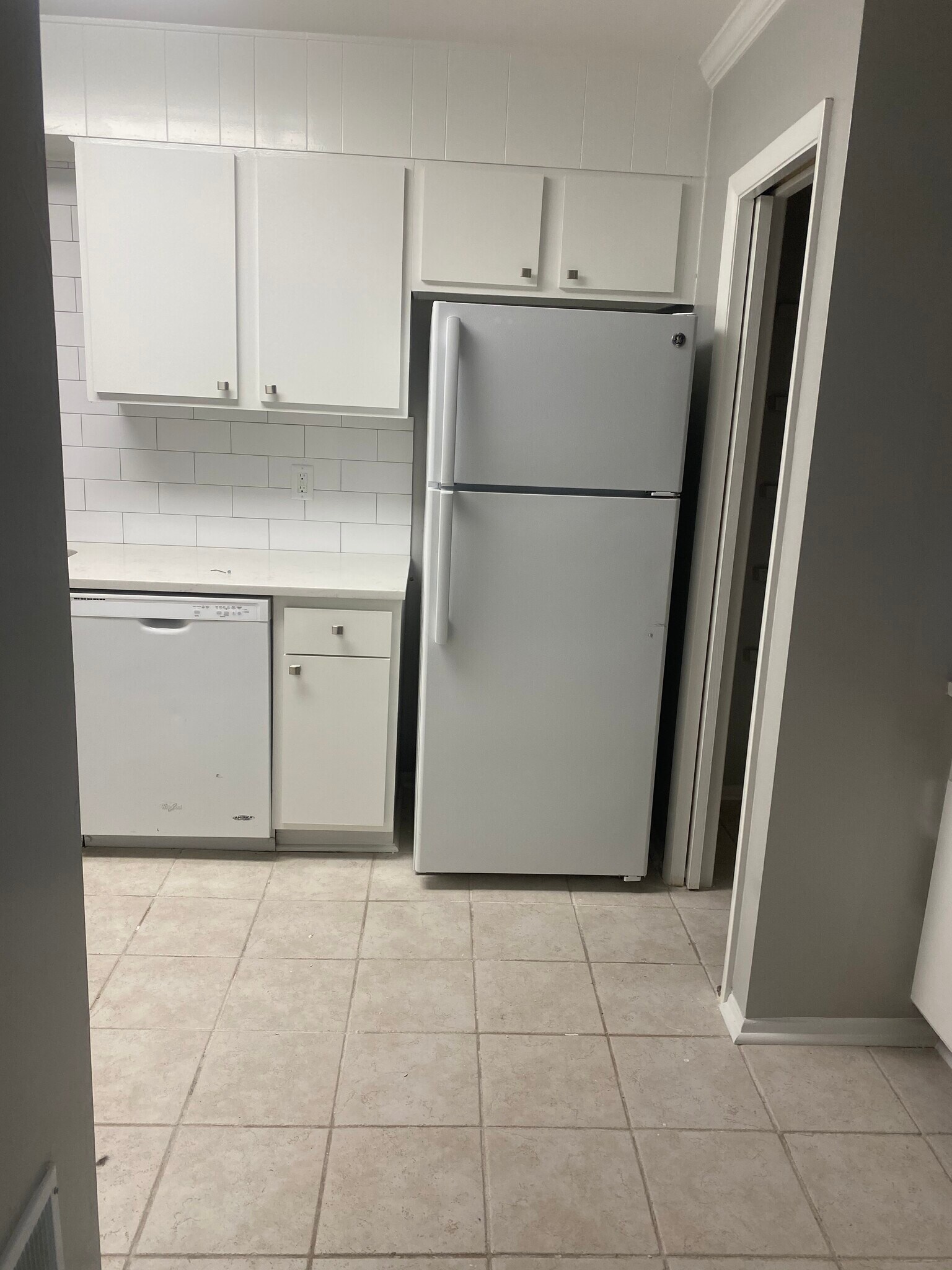 Building Photo - 1002 Woodland Vlg