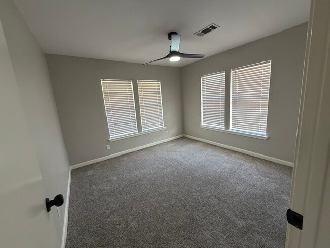 Building Photo - 1554 Scharpe St