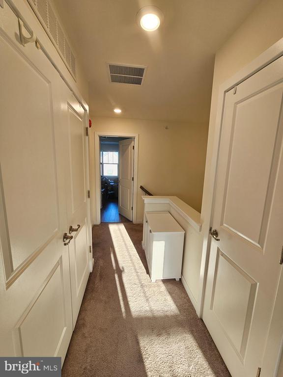 Building Photo - 1870 Boulder Dr