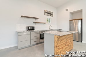 Building Photo - 462 Ledgeview Dr