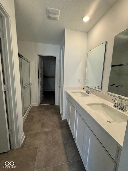 Building Photo - 7581 Fallsworth Dr