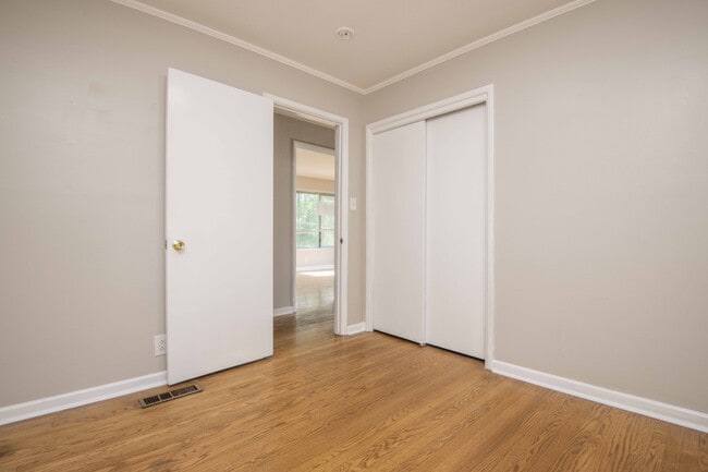 Building Photo - 1024 Susanne Ave