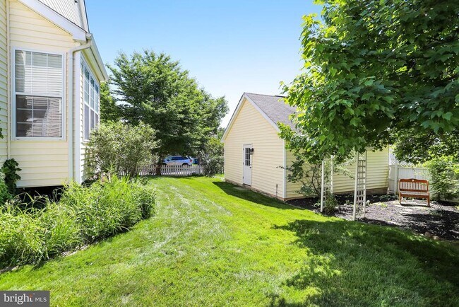 Building Photo - 42985 Chesterton St