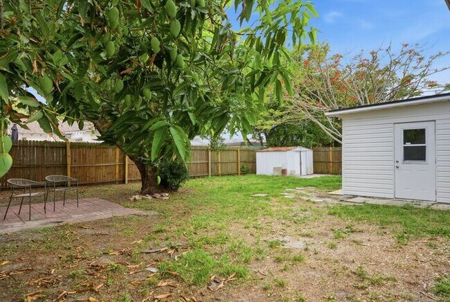 Building Photo - Renovated Home near downtown New Port Richey