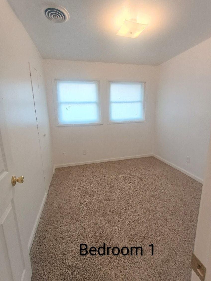 Building Photo - 1152 W Juniper Dr