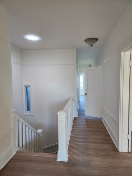 Building Photo - 521 18th Ave