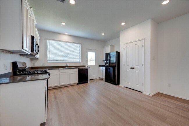 Building Photo - 25414 Katy Gate Ln