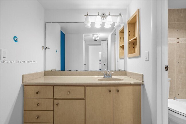 Building Photo - 20500 W Country Club Dr