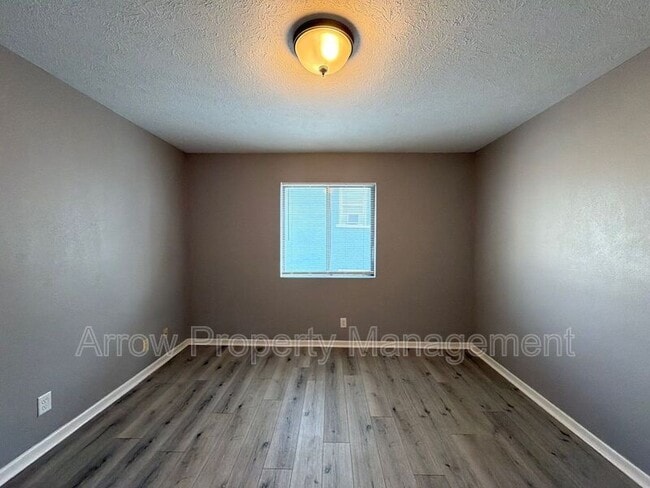 Building Photo - 922 A St