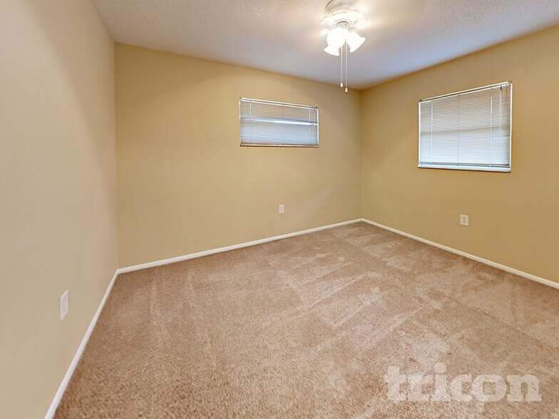 Building Photo - 6320 Moog Rd