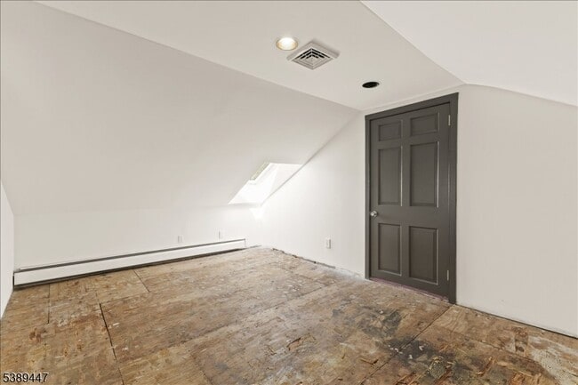 Building Photo - 355 Montana Rd