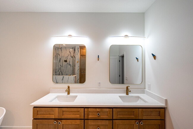 Building Photo - 3113 Nighthawk Ave