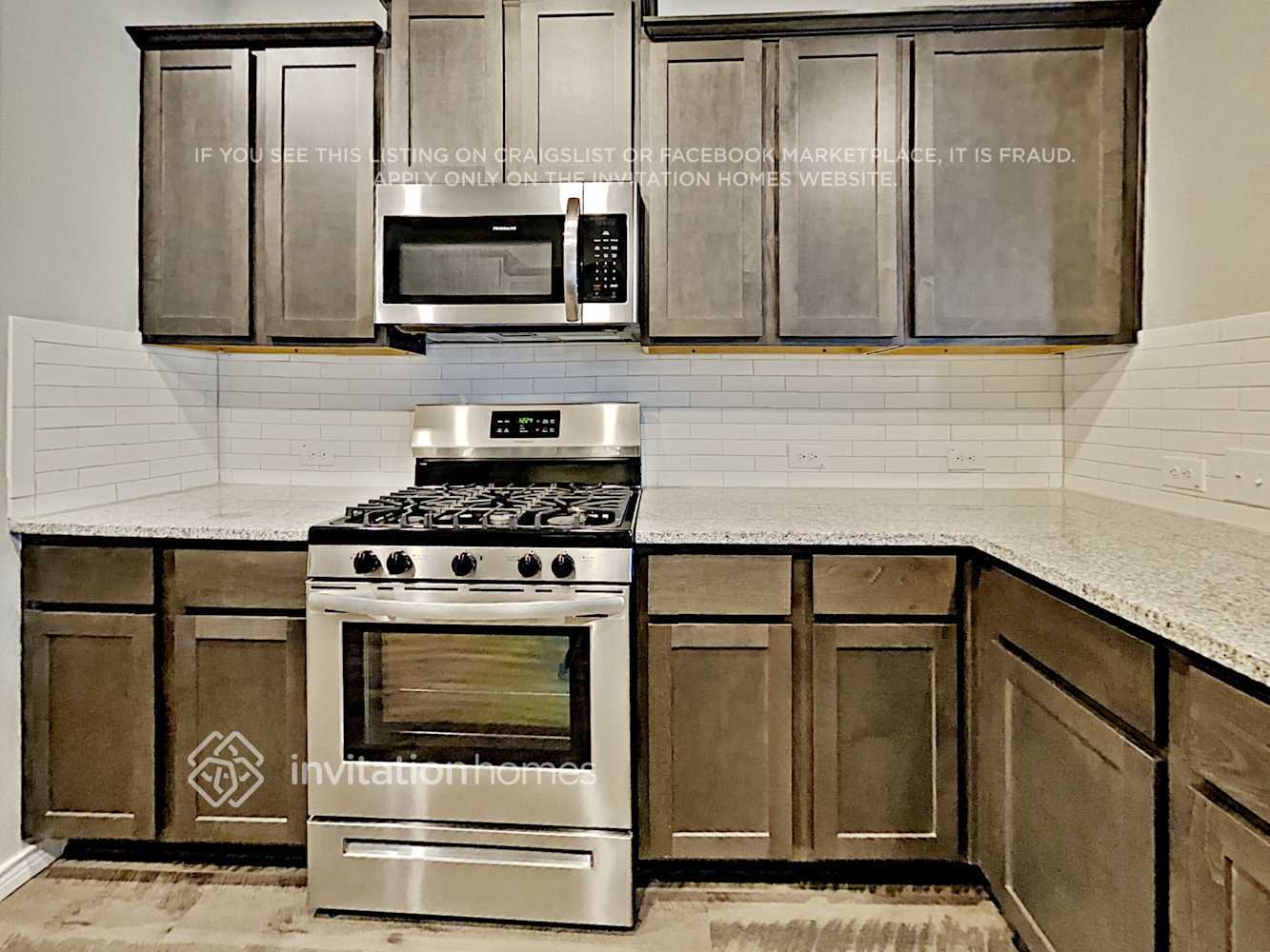 Building Photo - 717 Jamestown Ln