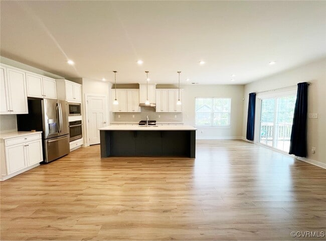 Building Photo - 6331 Sagamore Way