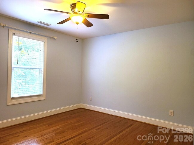 Building Photo - 4229 Hiddenbrook Dr