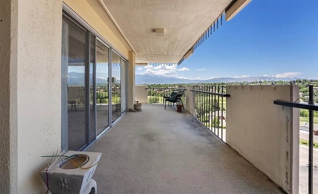 Building Photo - 411 Lakewood Cir