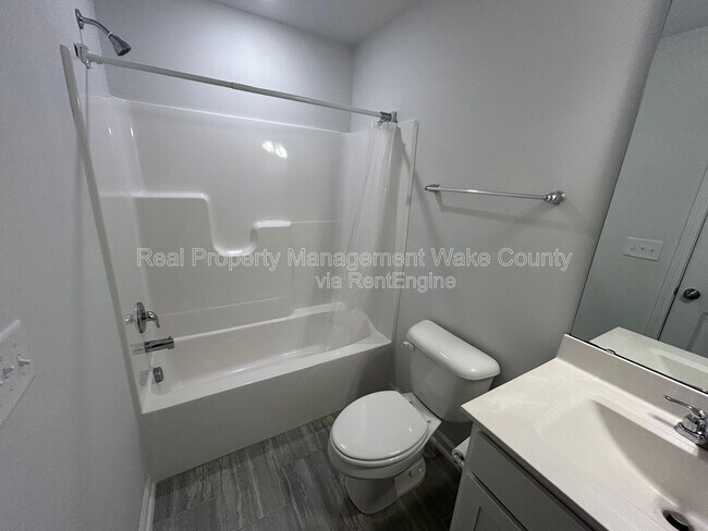 Building Photo - 1041 Shoreside Dr