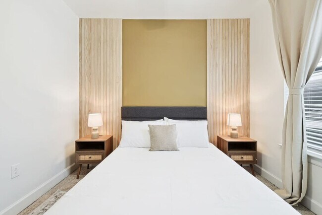 Building Photo - 5725 Town and Country Blvd