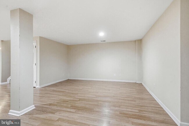 Building Photo - 445 Tuvira Ln